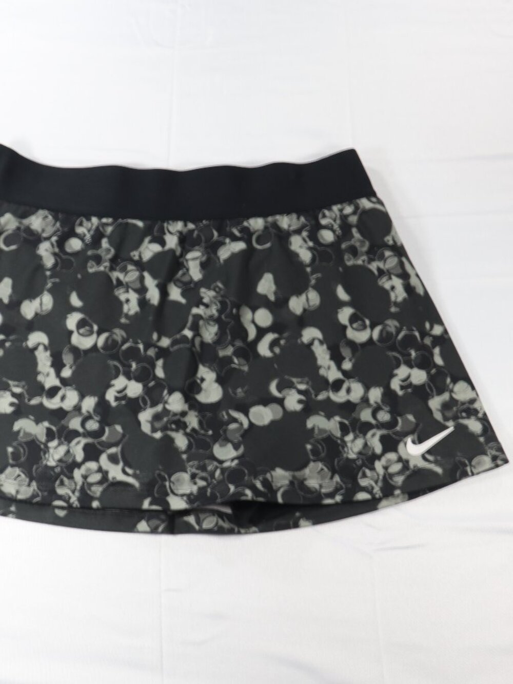 Nike Medium Women's Slim Fit Slim Fit Black and Grey Printed Tennis Skort